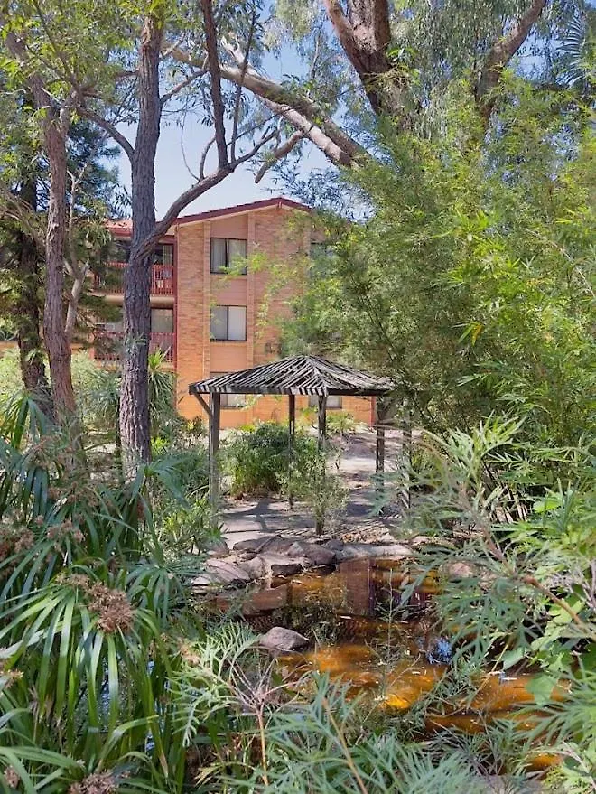 All The Comforts By The Lake Perth