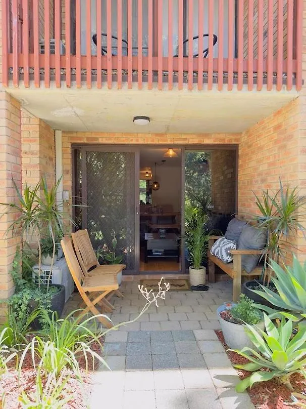 All The Comforts By The Lake Perth 0*,  Australia